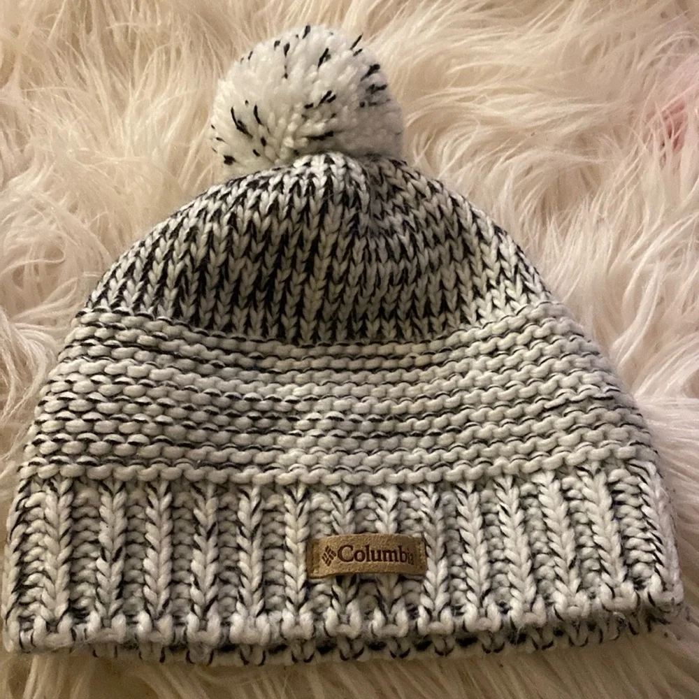 COLUMBIA ladies knitted beanie Pom Pom - Picture 1 of 9